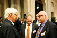Dr. Konrad Deufel, ehemaliger Vorsitzender des Deutschen Vereins, im Gespräch mit F. Graffe und Prof. Dr. T. Fabian