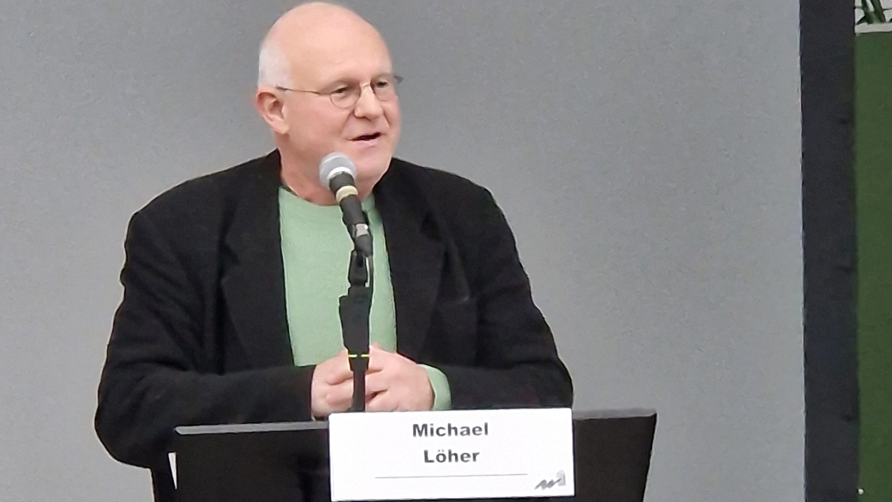 Michael Löher am Rednerpult