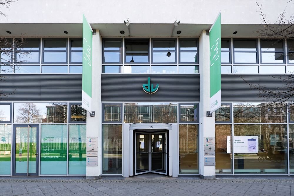 Frontansicht der Geschäftsstelle des Deutschen Vereins –
