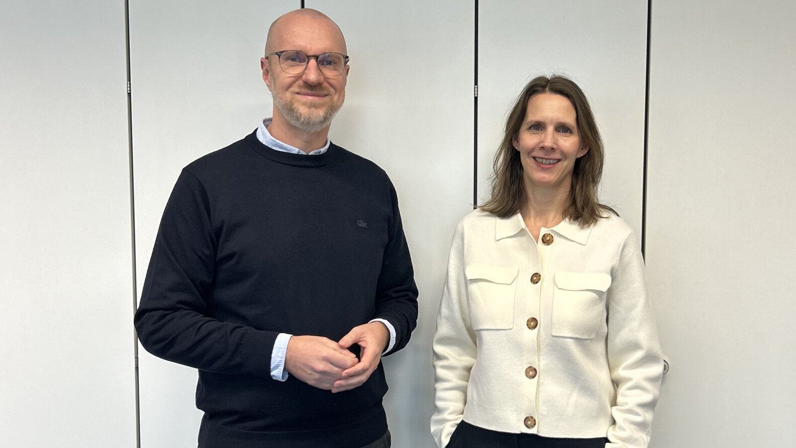 Geschäftsführer Niels Reith und DV-Vorständin Dr. Verena Staats –