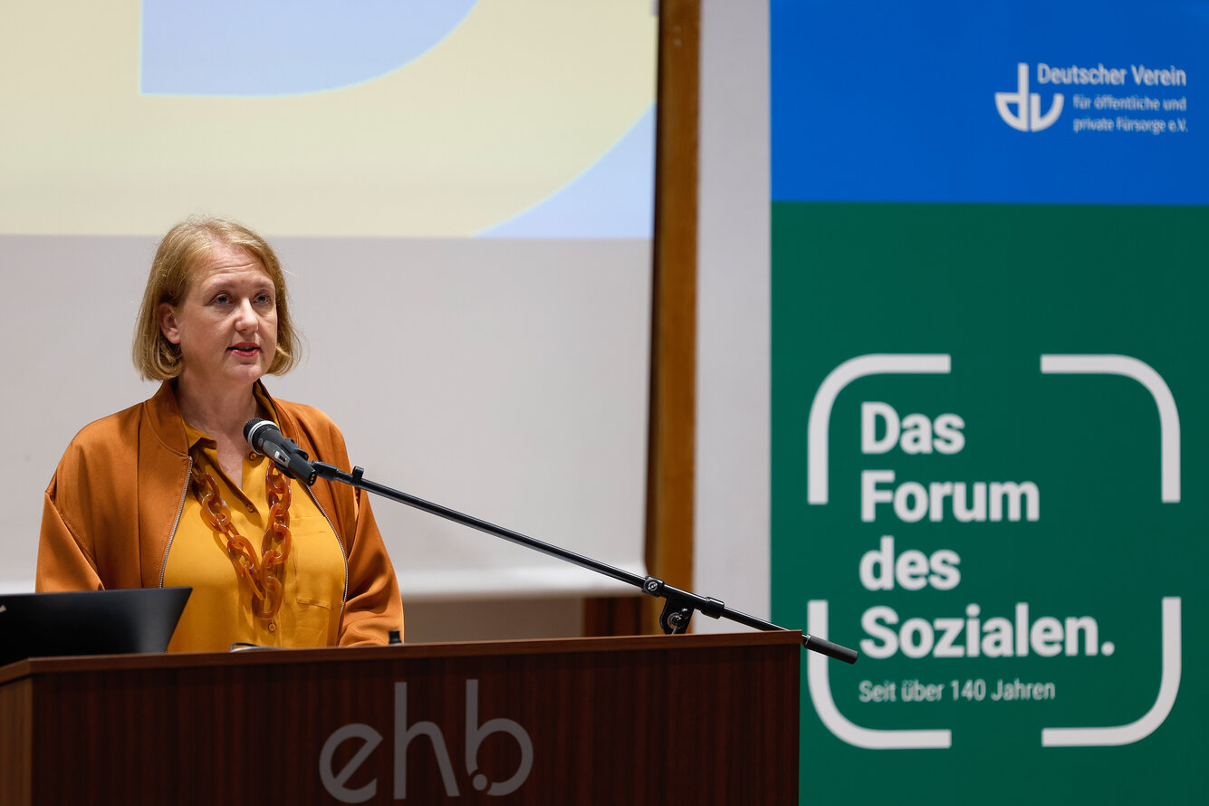 Bundesministerin Lisa Paus am Rednerpult –