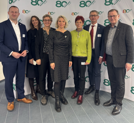 Gruppenfoto beim Jubiläum anlässlich des 80-jährigen Bestehens der Volkssolidarität e.V. – 