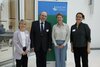 Foto zeigt Nina Schwarz, Dr. Sven-Olaf Obst, Nora Schmidt und Claudia Otte.
