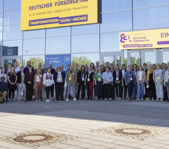 Gruppenfoto der Mitarbeitenden des Deutschen Vereins beim DFT in Erfurt. – 