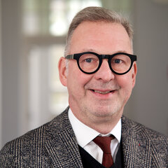 Portraitfoto von Marc Nellen, Bereichsleitung Jugend und Wohlfahrtspflege beim DRK – 
