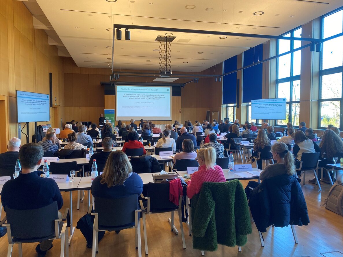 Das Plenum bei der Veranstaltung –