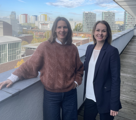 Auf dem Foto zu sehen sind Dr. Verena Staats und Dr. Kerstin Adolf-Wright während eines Treffens im Deutschen Verein. – 