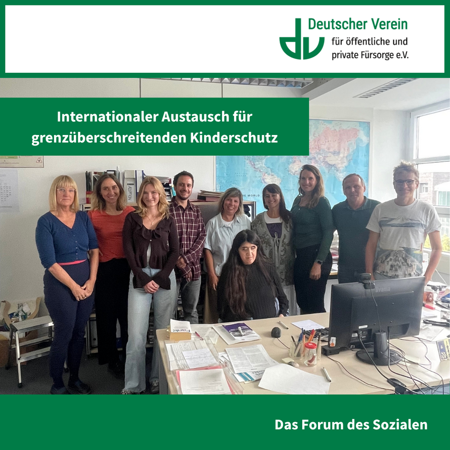 Grafik mit der Aufschrift: "Internationaler Austausch für grenzüberschreitenden Kinderschutz" und einem Gruppenfoto der Teilnehmenden vom ISD und dem ISS Portugal