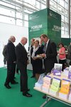 16.06.2015: DV-Stand: v.l.n.r.: Johannes Fuchs, Präsident des DV, Barbara Klepsch, Sächsische Staatsministerin für Soziales und Verbraucherschutz und Burkhard Jung, Oberbürgermeister des Stadt Leipzig im Gespräch