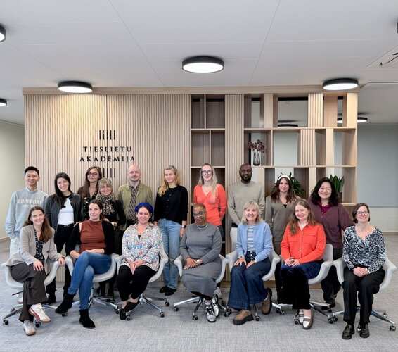 Gruppenfoto der Teilnehmenden