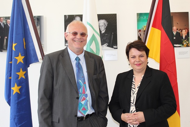 Foto: v. l. n. r.: Michael Löher und Stefanie Drese