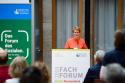 Foto: Nora Schmidt beim Fachforum von der Weiterbildungsinitiative Frühpädagogische Fachkräfte (WiFF) und dem Deutschen Verein